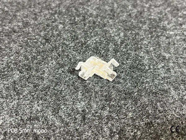 2 pin KONEKTOR pro MONO COB & SMD LED pásky, typ: LED pásek ↔ LED pásek - ROHOVÝ, PCB 5mm