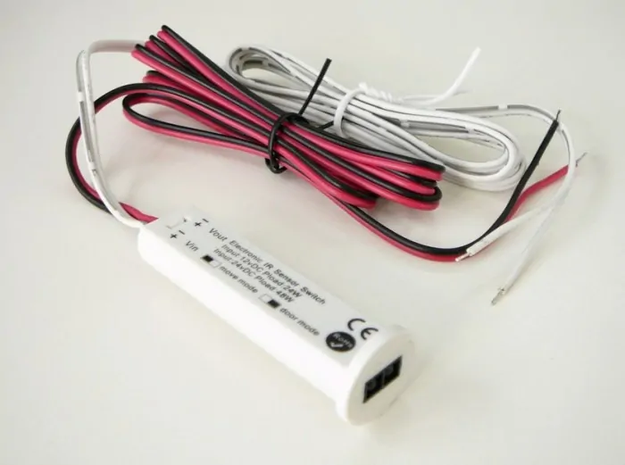 LED IR SPÍNAČ SKŘÍŇOVÝ 2v1 - DOOR/MOVE - 12V/24V - bílý