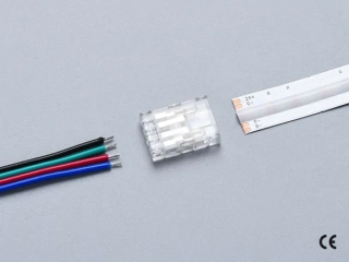 4 pin KONEKTOR pro RGB COB & SMD LED pásky, typ: LED pásek ↔ SVORKA pro přívodní vodič, PCB 10mm